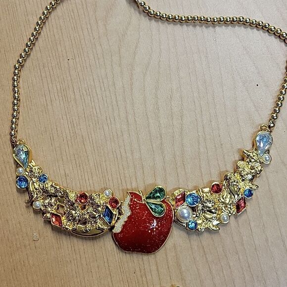 Disney Snow White Costume Gown Princess Dress Up Girl's Size 6/6x + Accessories - Picture 9 of 9